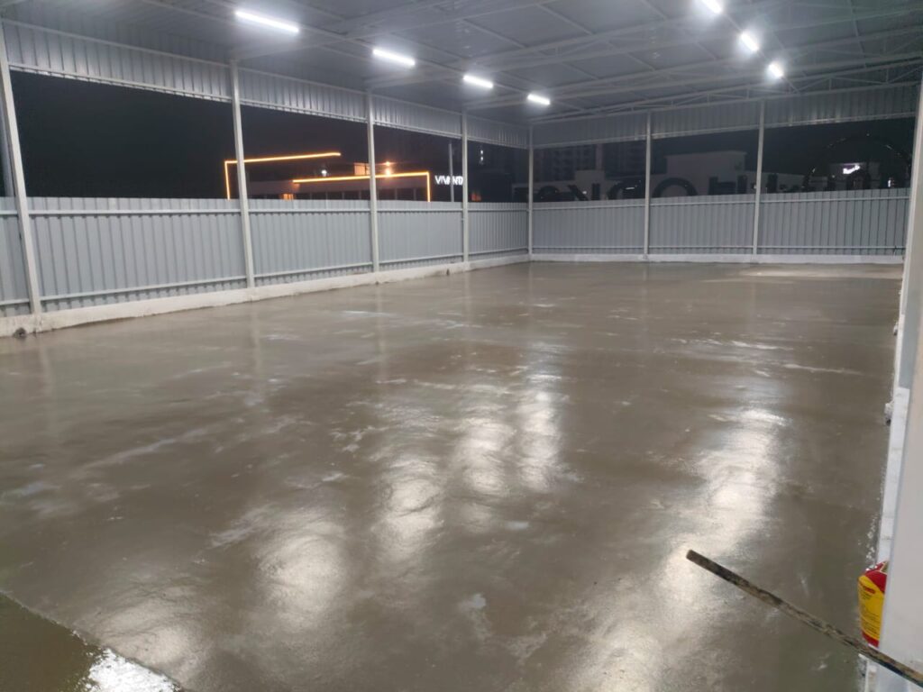 Cementitious self levelling